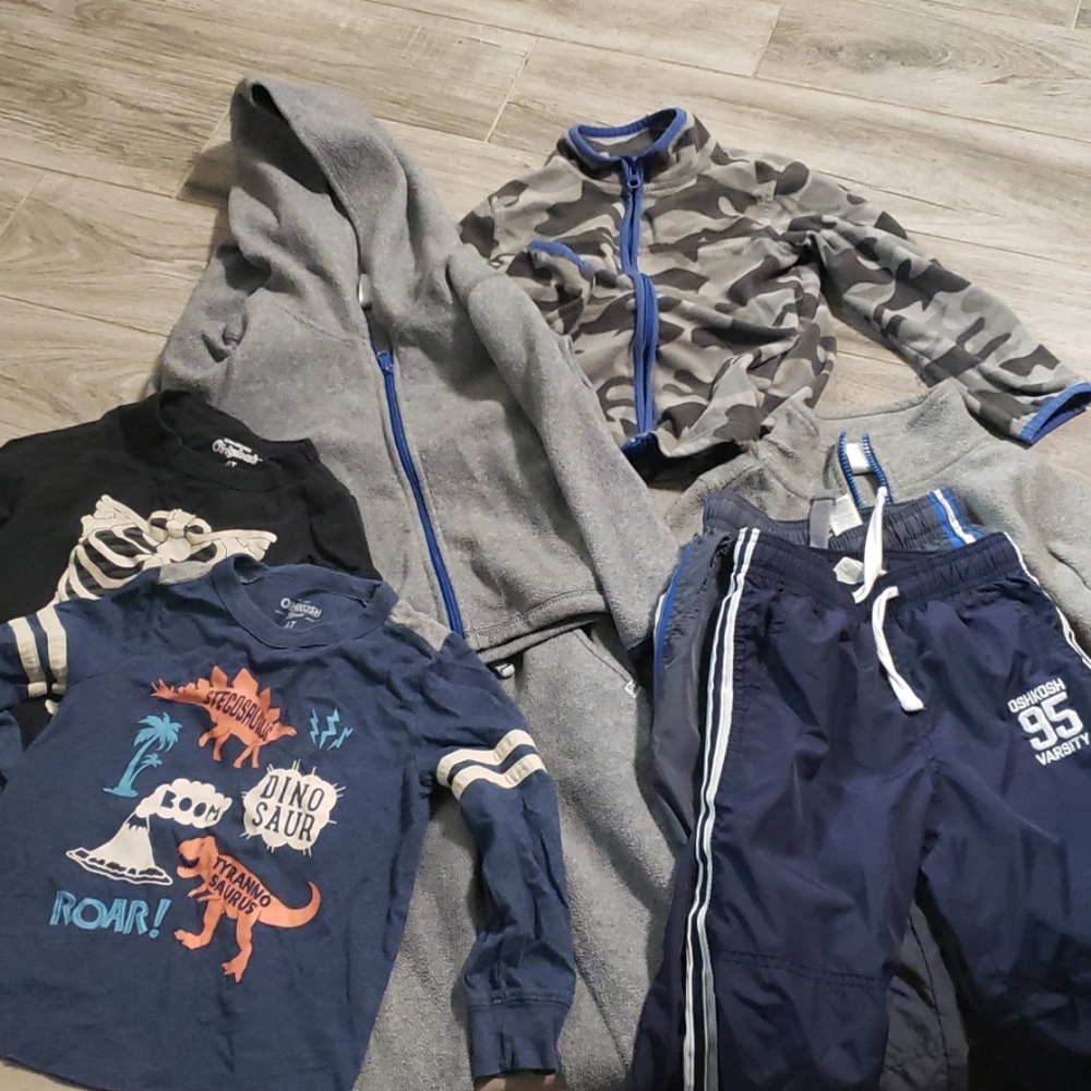 Oshkosh 4-5T bundle boys 8 pcs